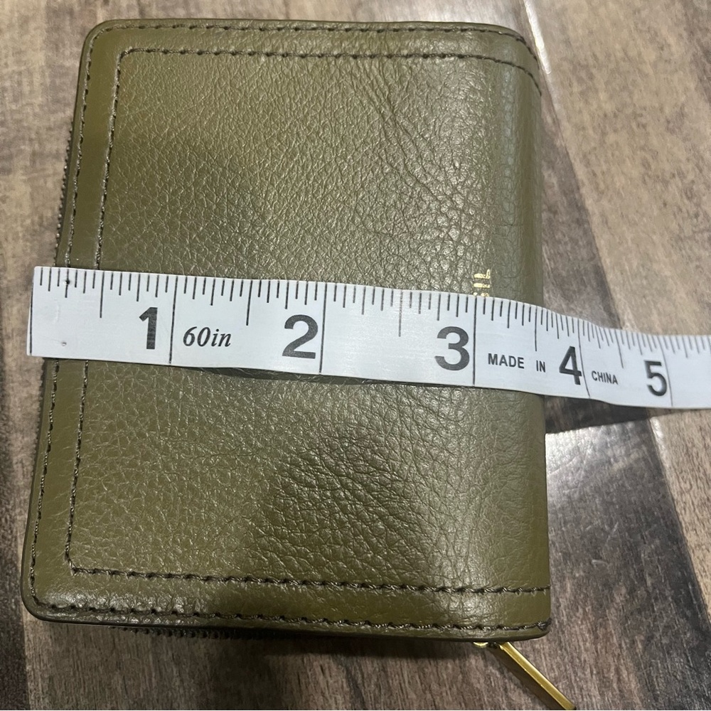 Fossil Women's Logan Small RFID Bifold leather Olive Green wallet - Picture 7 of 8